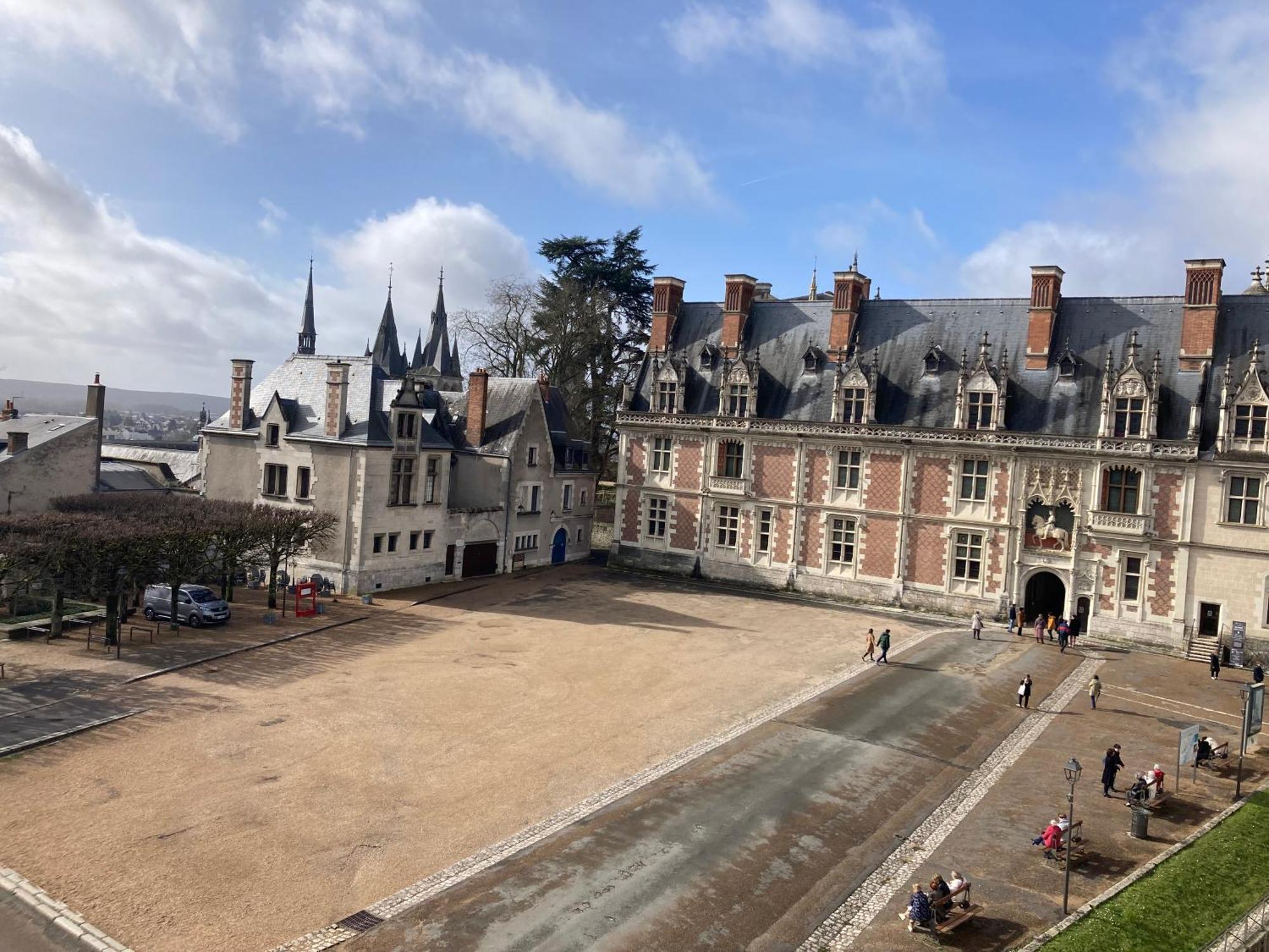 Un Sejour Royal Au Calme Apartment Blois Exterior foto